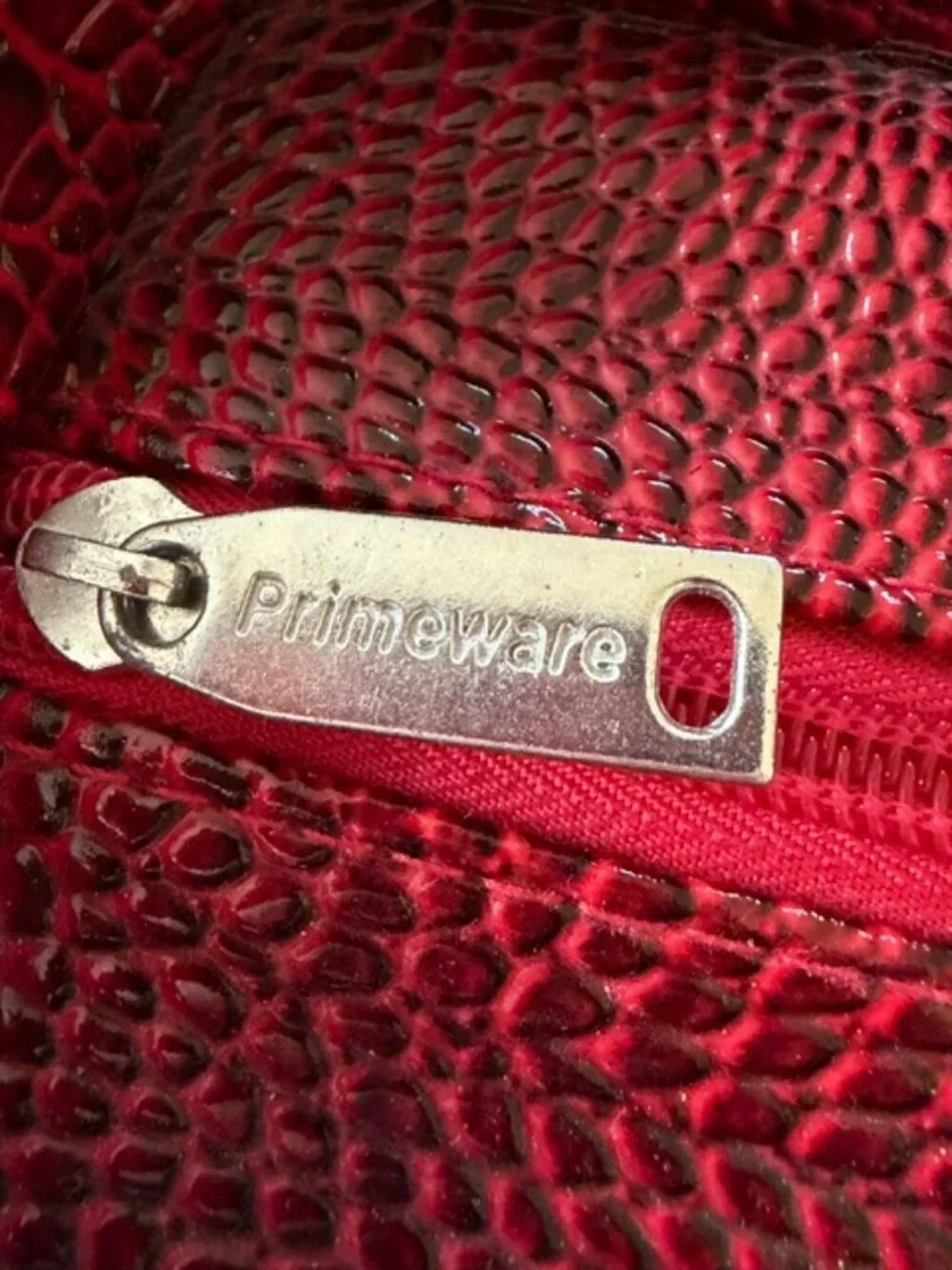 Primeware Burgundy Faux Croc Insulated Wine Dispenser Tote sans bladder
